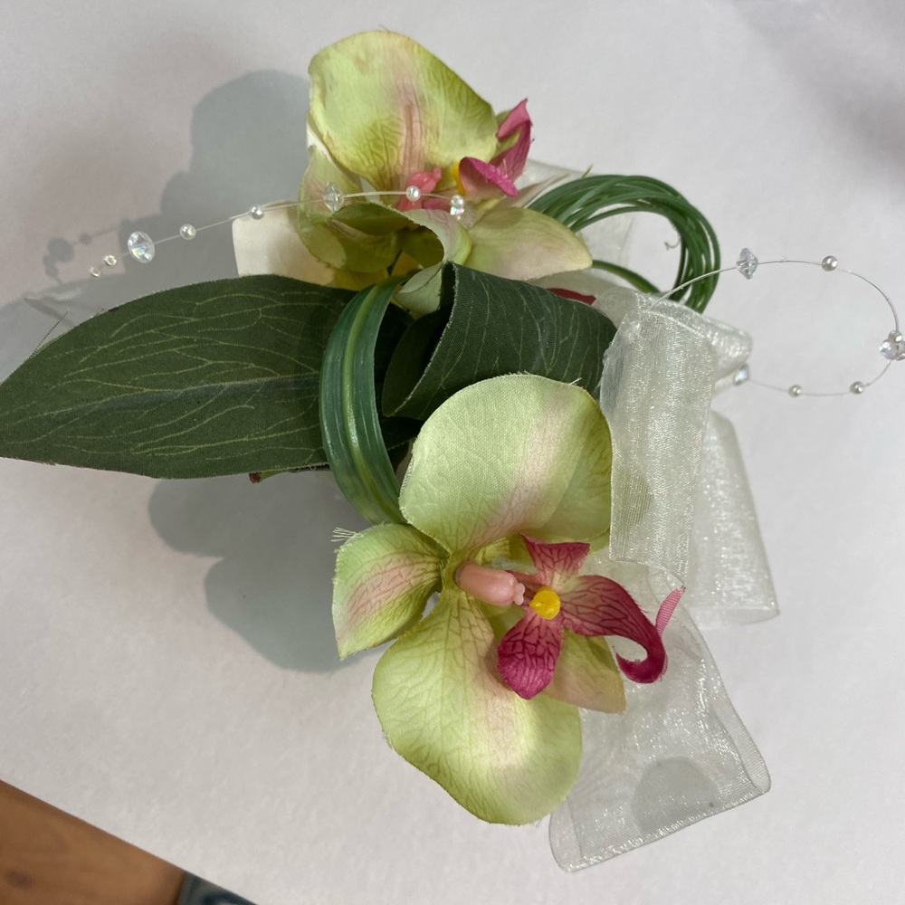 Wrist Corsage Wedding Prom w/Velcro Strip